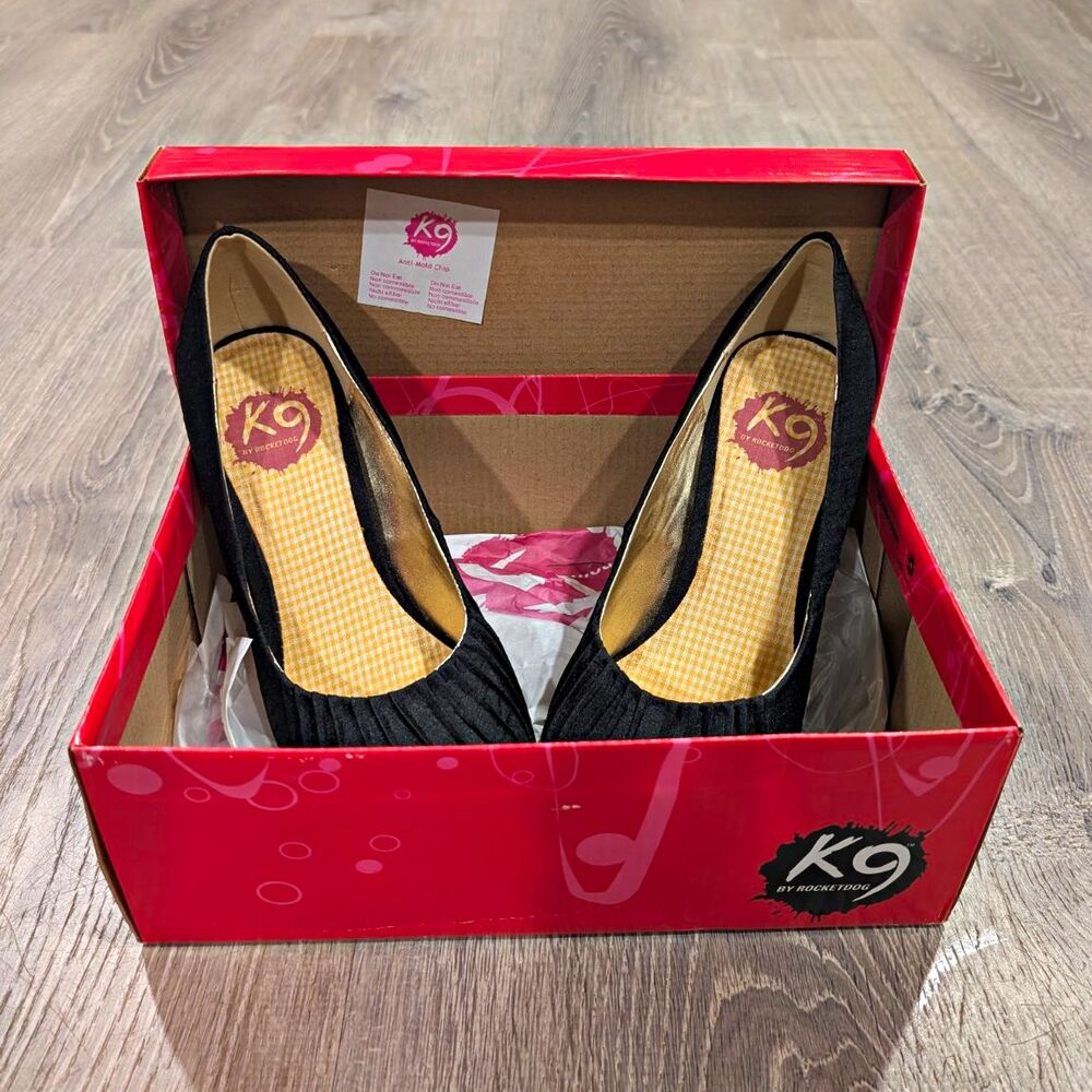 K9 by Rocket Dog Black Ruched Pleated Satin Rounded Almond Toe Heel Pumps 7.5